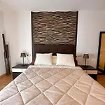 Casa De Piedra, A Lameira آكورونيا