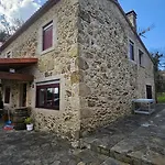 Casa De Piedra, A Lameira بيت للعطل *