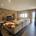 Casa De Piedra, A Lameira بيت للعطل *