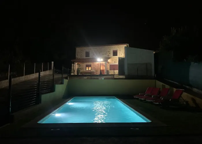 Casa De Piedra, A Lameira *