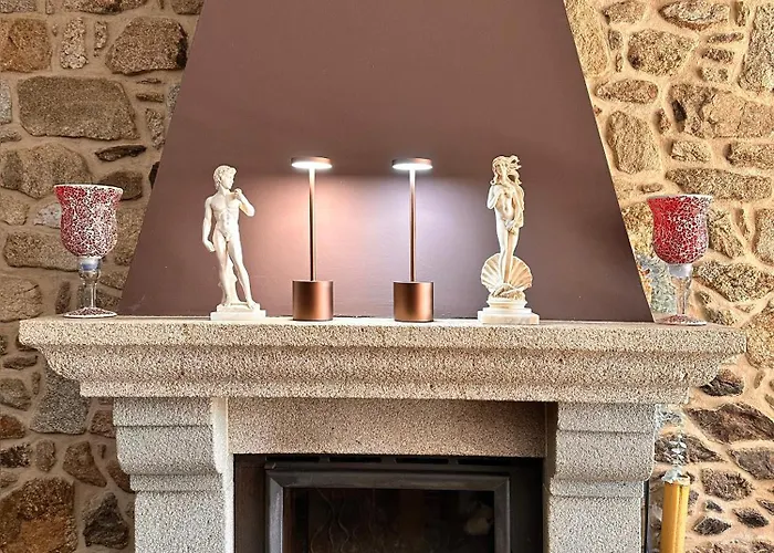 Casa De Piedra, A Lameira *