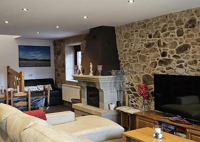 Casa De Piedra, A Lameira