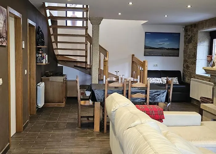 Casa De Piedra, A Lameira *